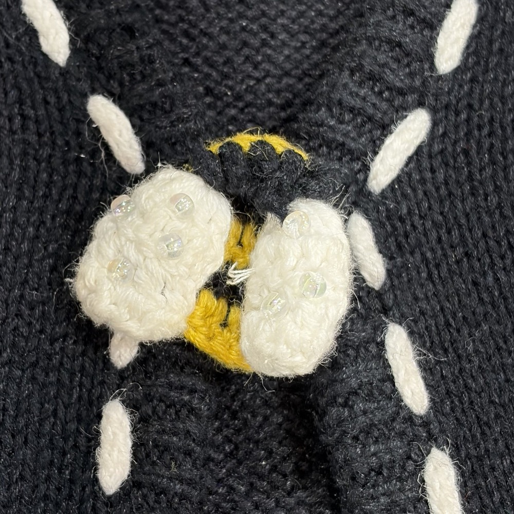 Mandal Bay Sweater Vest L Embroidered Bumble Bees Daisies Teacher Grandma Core - Picture 2 of 8